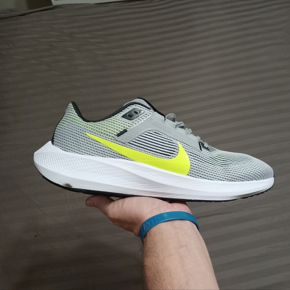 Nike Air Zoom Pegasus 40 Men's 10.5 Gray Road Running Gray DV3853-004 - Picture 4 of 14
